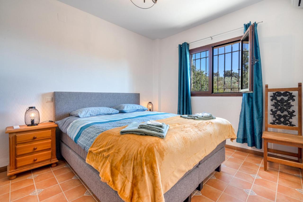 Hacienda La Buena Vida B&B En Appartementen Casita La Bruja Algarinejo Luaran gambar